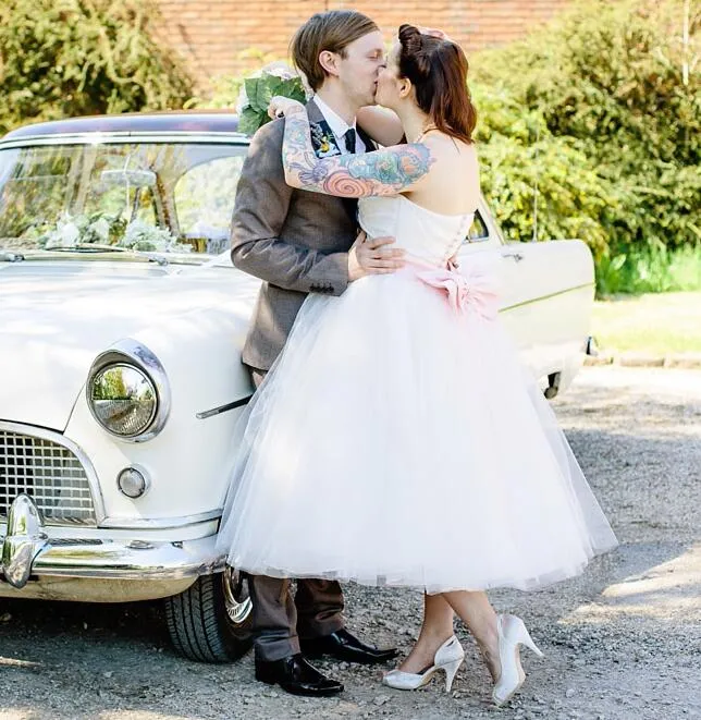 Robe de mariée champêtre courte vintage des années 1950 sans bretelles
