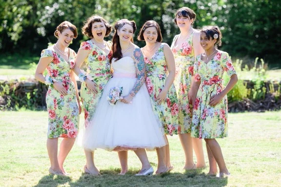 Robe de mariée champêtre courte vintage des années 1950 sans bretelles
