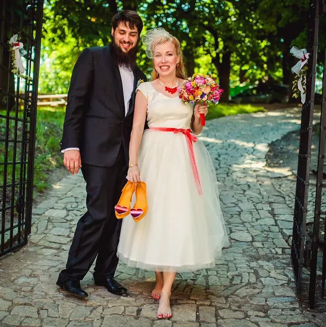 Robe de mariée courte à manches courtes style country des années 50