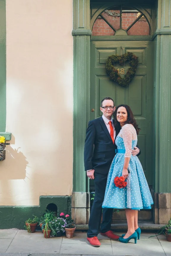 Robe de mariée courte vintage à pois bleus longueur thé avec manches 3/4