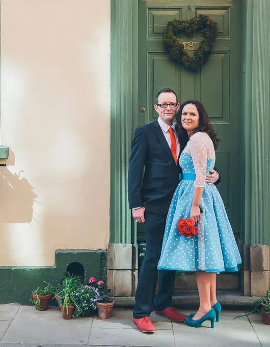 Robe de mariée courte vintage à pois bleus longueur thé avec manches 3/4