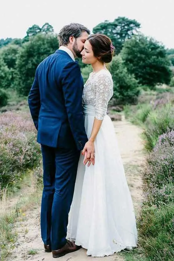 Robe de mariée en dentelle vintage country avec manches longues en dentelle