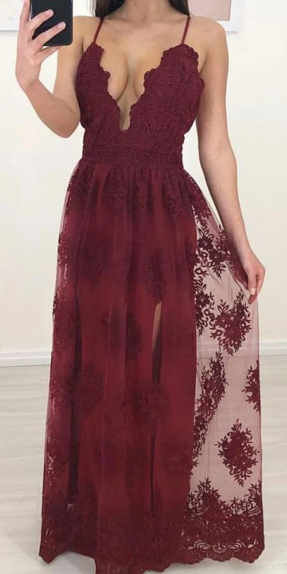 Robe de bal longue en dentelle fluide bordeaux