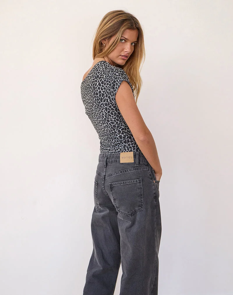 Jaridah - Top slouch asymétrique en girafe noir et crème
