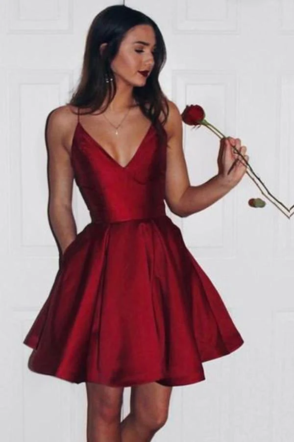 Robe de bal courte bordeaux à bretelles spaghetti et col en V