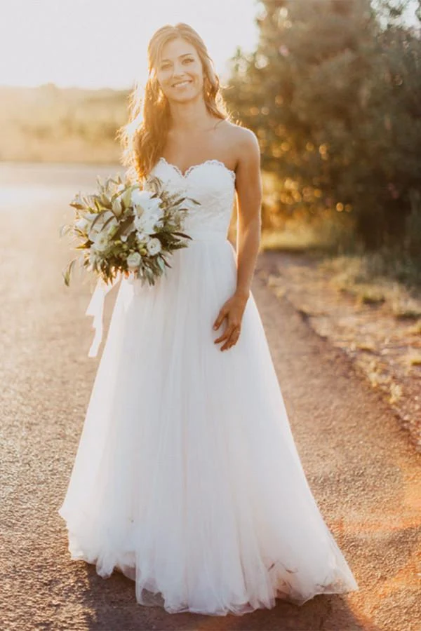 Robe de mariée rustique trapèze avec haut en dentelle et décolleté en cœur
