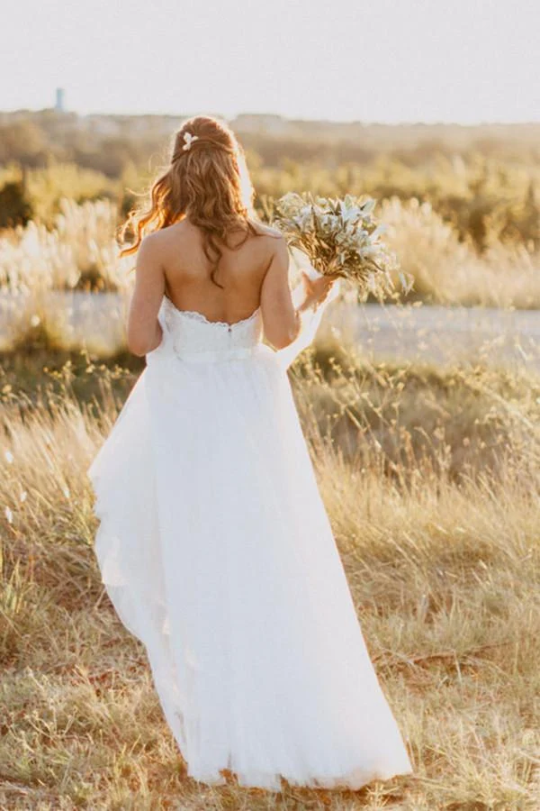 Robe de mariée rustique trapèze avec haut en dentelle et décolleté en cœur