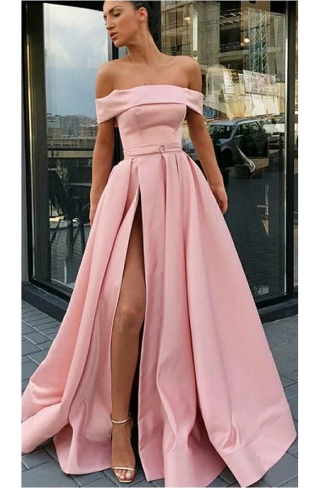 Robe de bal longue en satin rose à épaules dénudées avec fente