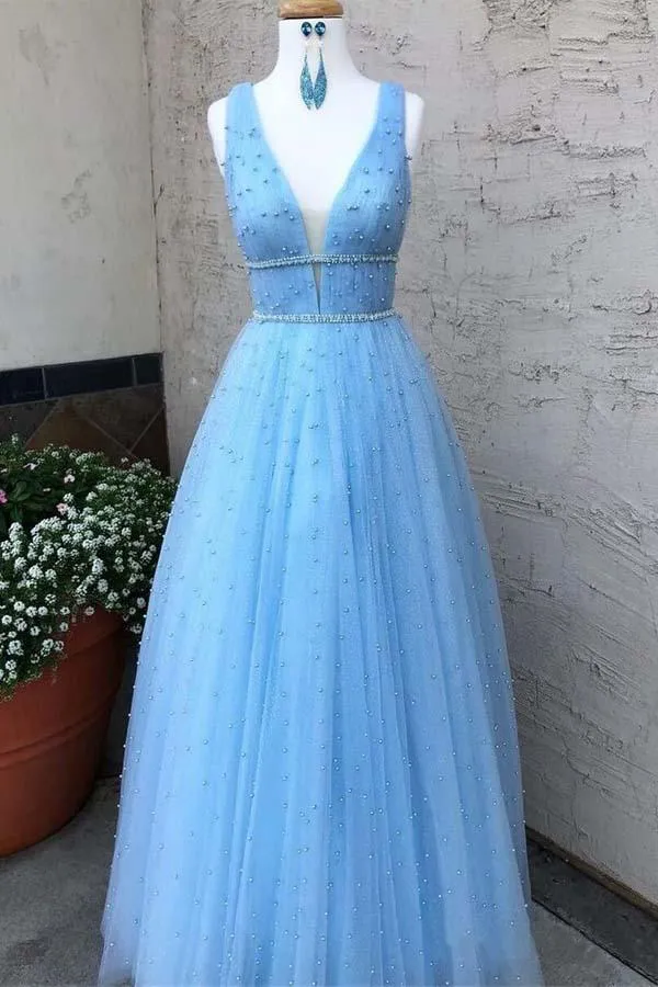 Robe de bal d'occasion en tulle bleu plongeant à col en V avec perles dispersées