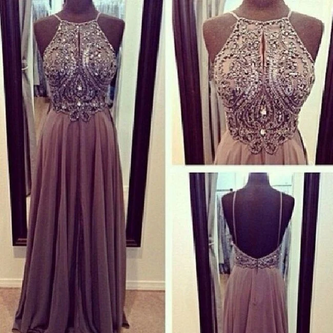 Robe de bal gris foncé avec haut en perles et col licou en mousseline de soie