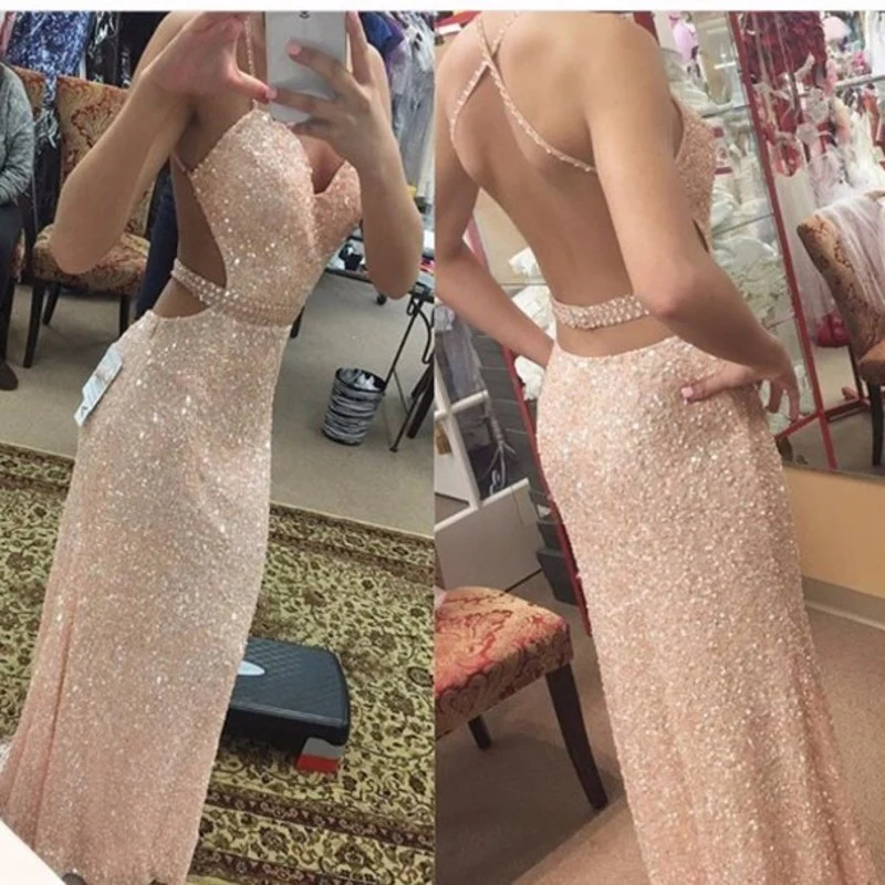 Robe de soirée dos nu à paillettes champagne clair et bretelles croisées