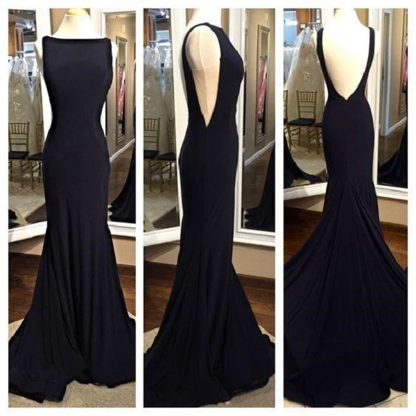 Robe de bal longue fourreau noire dos nu à col bateau