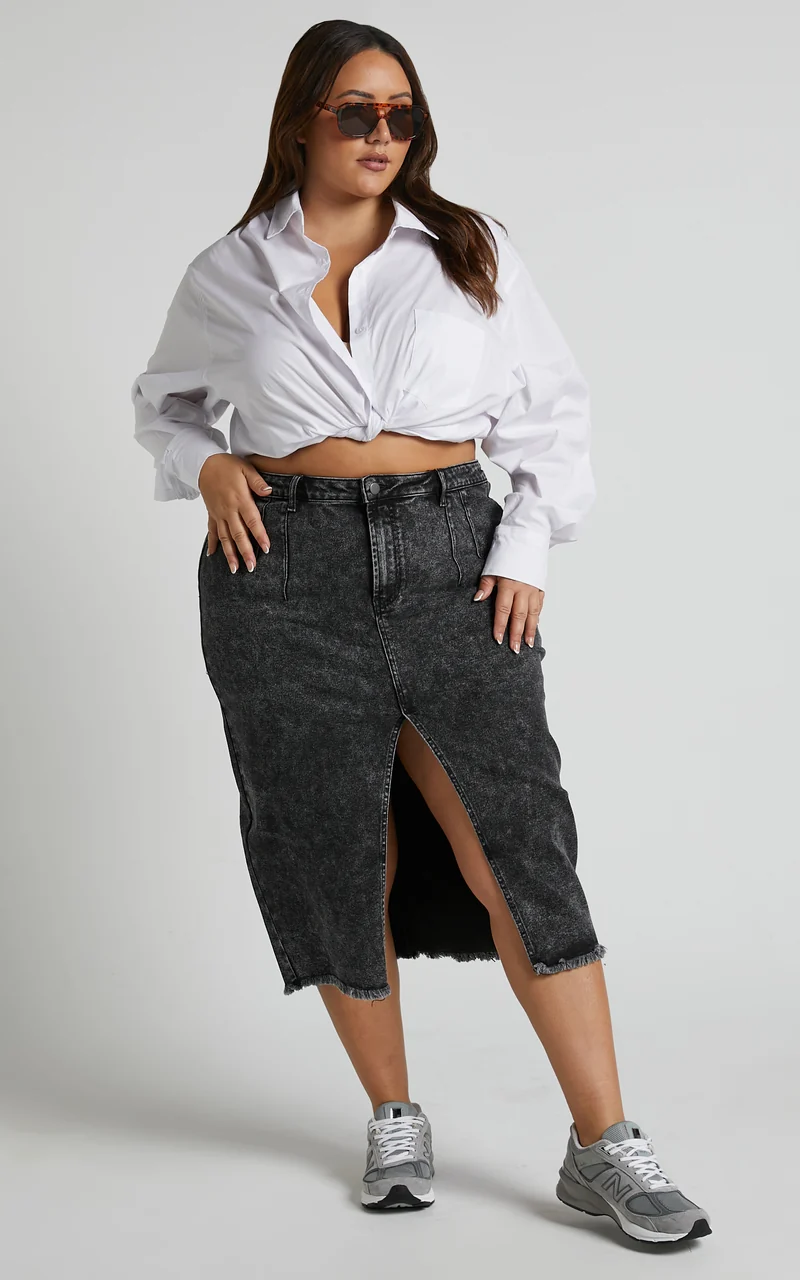 Janeve Midi Skirt - Front Split Denim Skirt in Black Acid Wash
