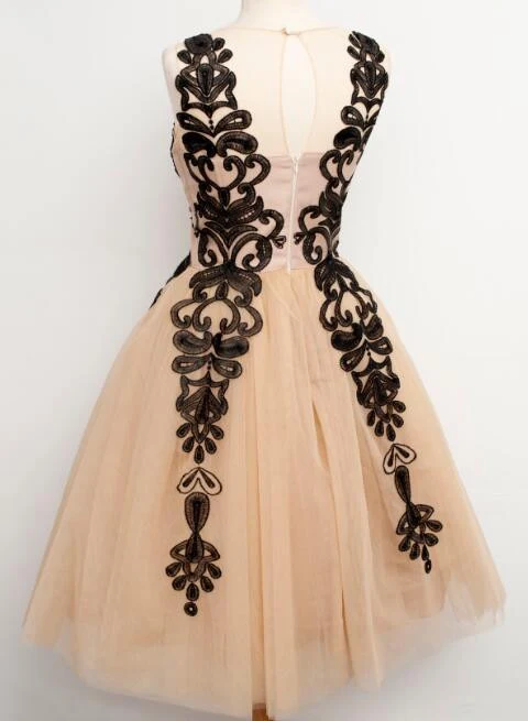 Robe de bal de style des années 50 | Robe de mariée des années 50 | robe de bal vintage | Robe de bal champagne avec appliques de dentelle noire