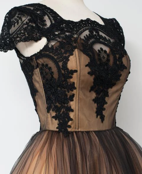 Robe de bal courte vintage en dentelle noire, avec mancherons, 2024