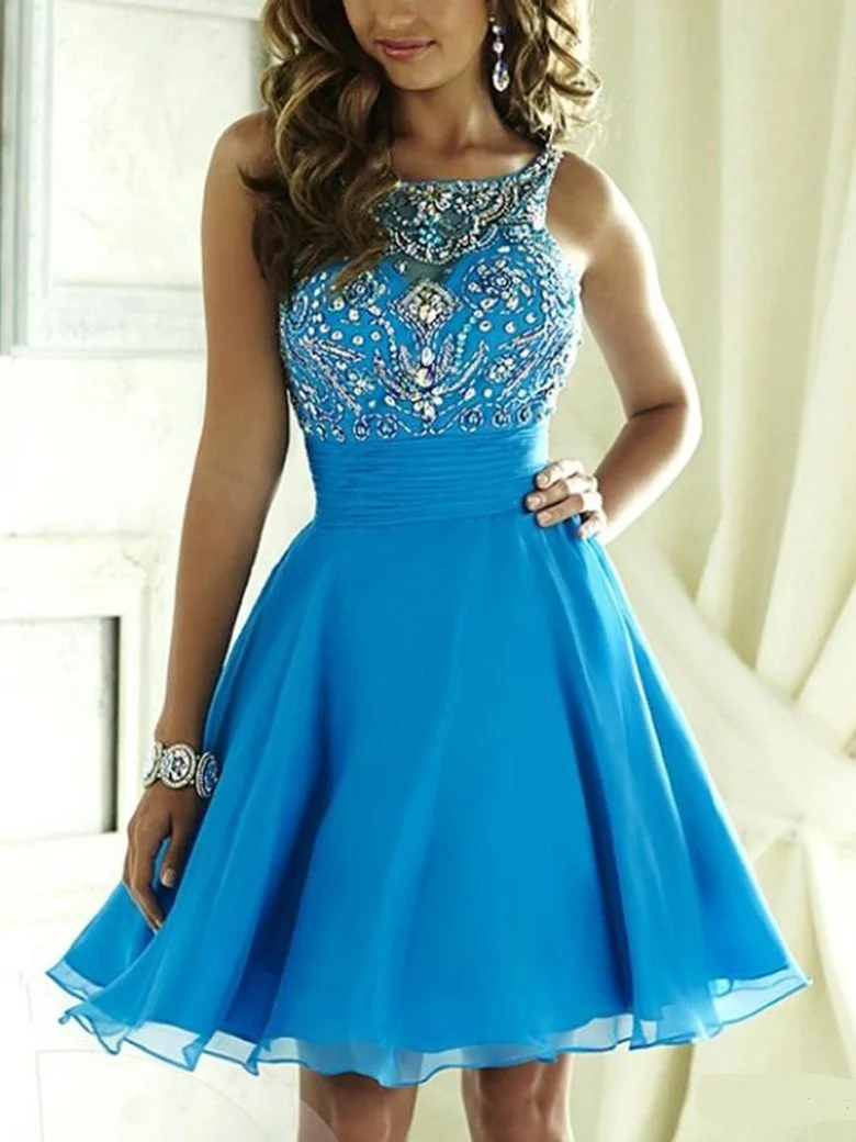 Robe de soirée courte trapèze en mousseline de soie bleue avec haut en perles et strass