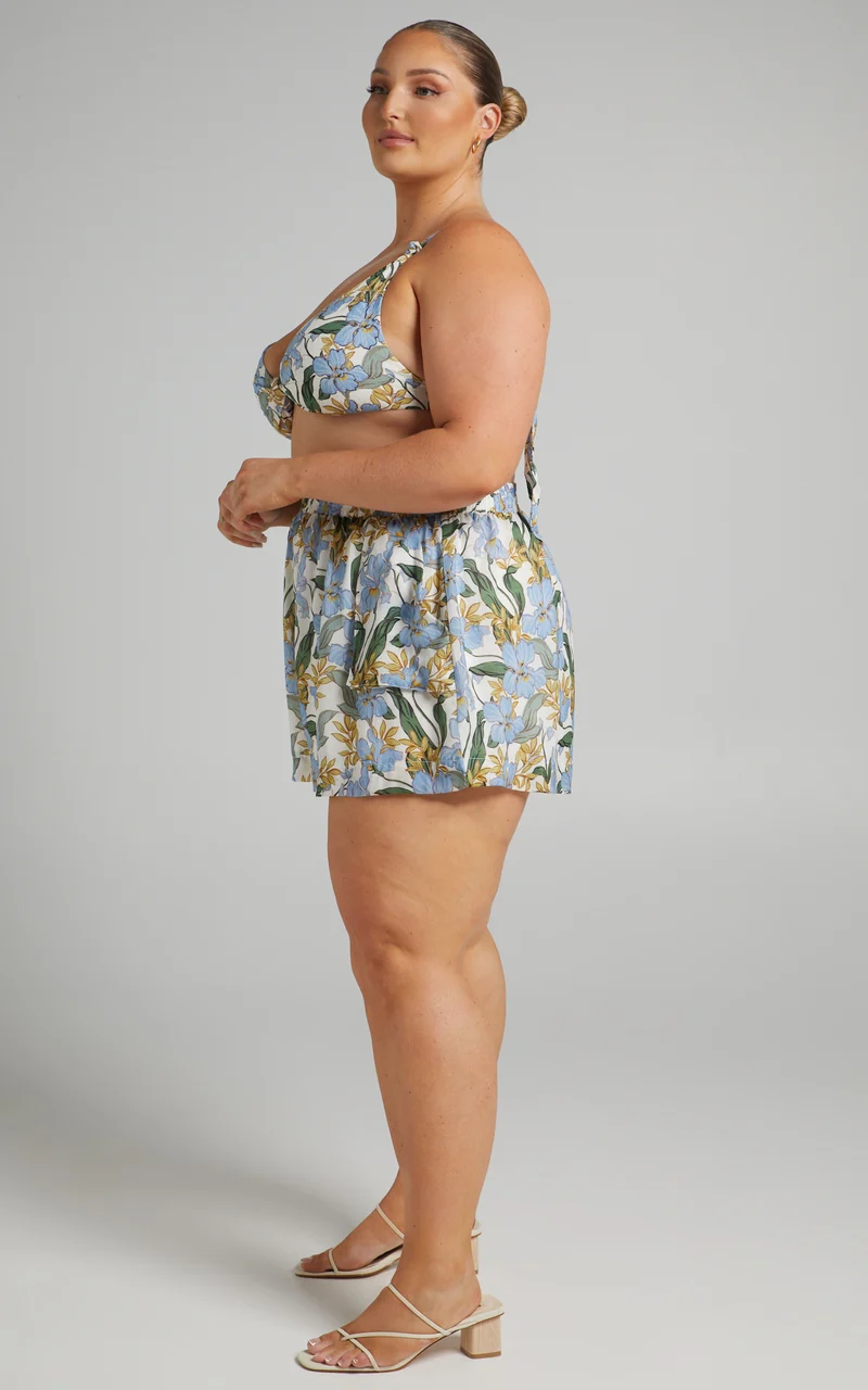 Amalie The Label - Linen Estella Elastic Waist Relaxed Shorts in Iris Floral