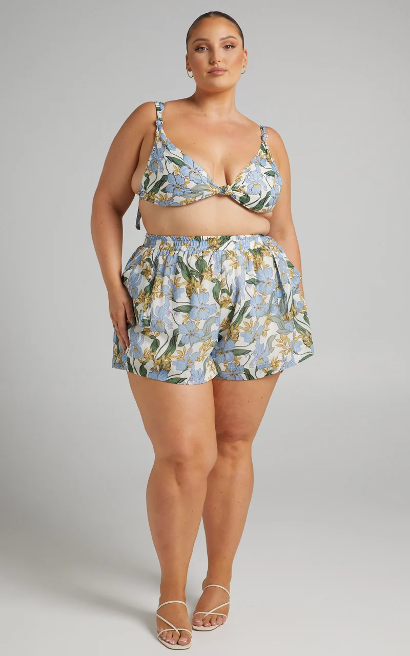 Amalie The Label - Linen Estella Elastic Waist Relaxed Shorts in Iris Floral