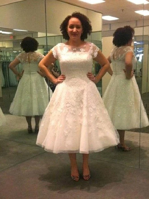 Robe de mariée en dentelle longueur thé vintage | Robe de mariée style années 50 Pin Up