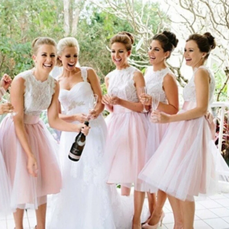 Robe de demoiselle d'honneur courte en dentelle rose pâle vintage avec jupe en tulle