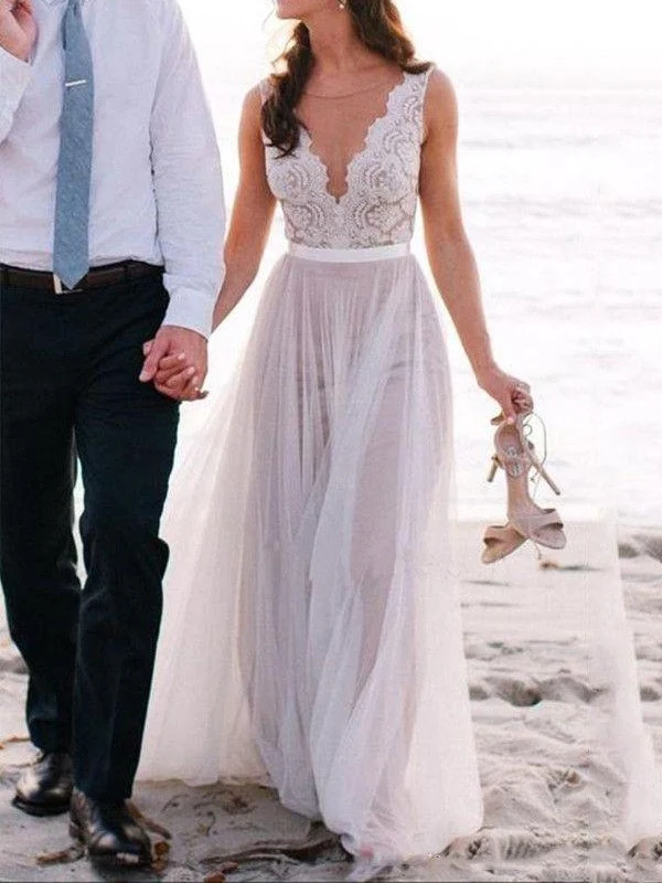 Robe de mariée bohème avec haut en dentelle et dos en V, été, plage