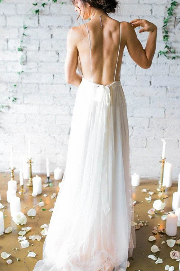 Robe de mariée dos nu en mousseline de soie, col en V profond, bretelles spaghetti, plage