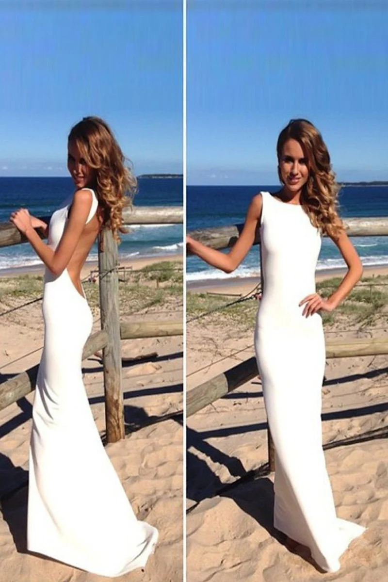 Robe de mariée fourreau dos nu à col bateau de plage