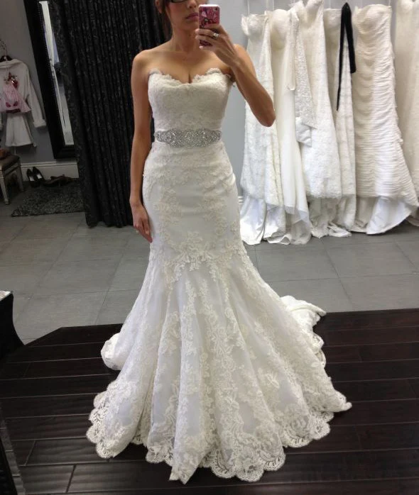 Robe de mariée sirène sans bretelles en dentelle classique