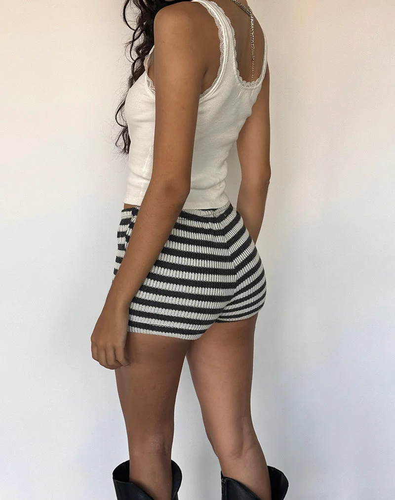 Short Nikaya en tricot rayé noir et blanc