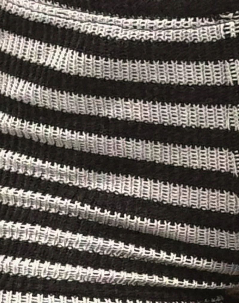 Short Nikaya en tricot rayé noir et blanc