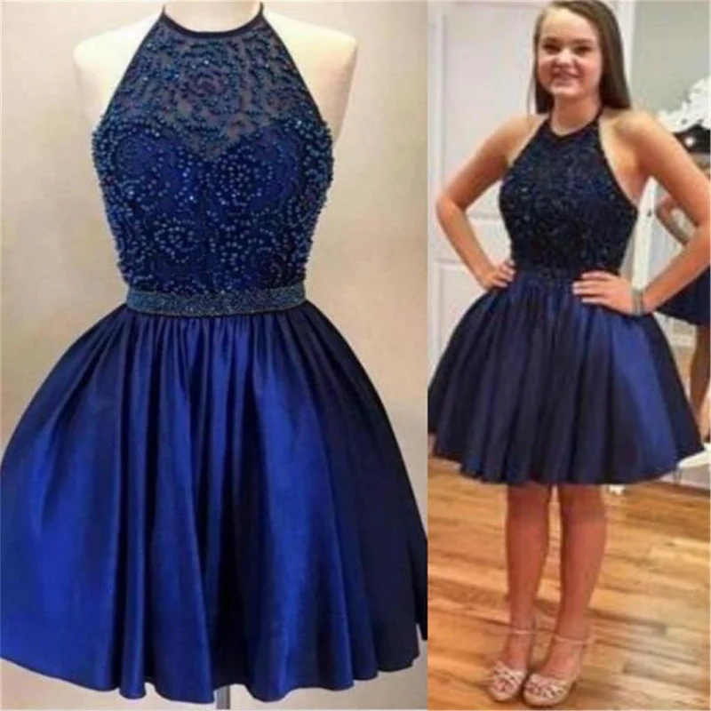 Robe de soirée courte bleu marine à col licou et haut perlé pour étudiant de première année