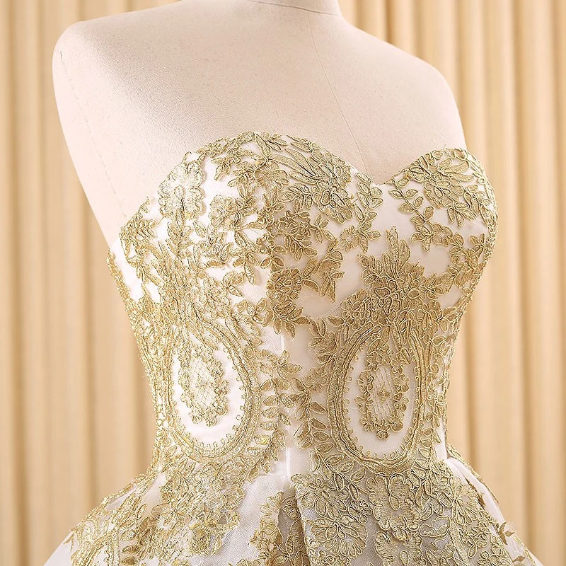 Robe de mariée chic sans bretelles en dentelle dorée, robe de bal