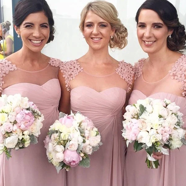Robes de demoiselle d'honneur longues en mousseline de soie froncées à mancherons rose blush