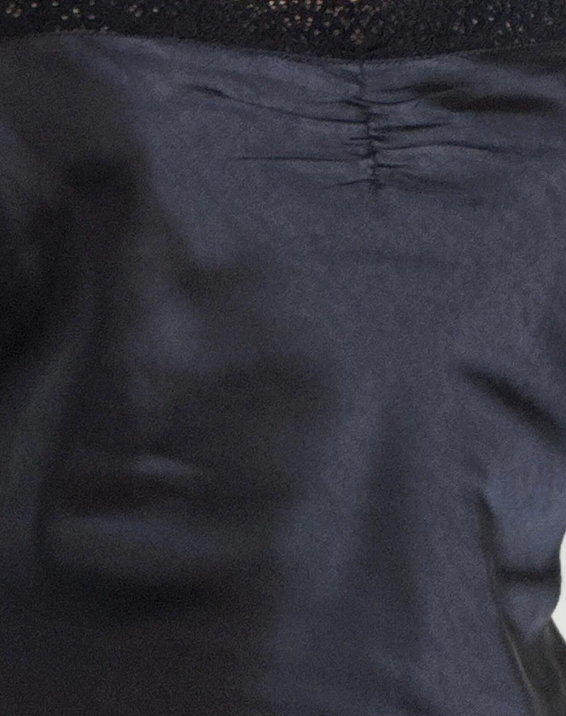 Top Kira en satin noir avec dentelle noire