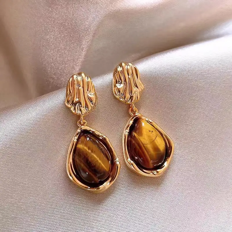Irregular Fold Maillard Water Drop Dangle Earrings for Female Geometric Pendant Ear Wedding Jewelry Gift