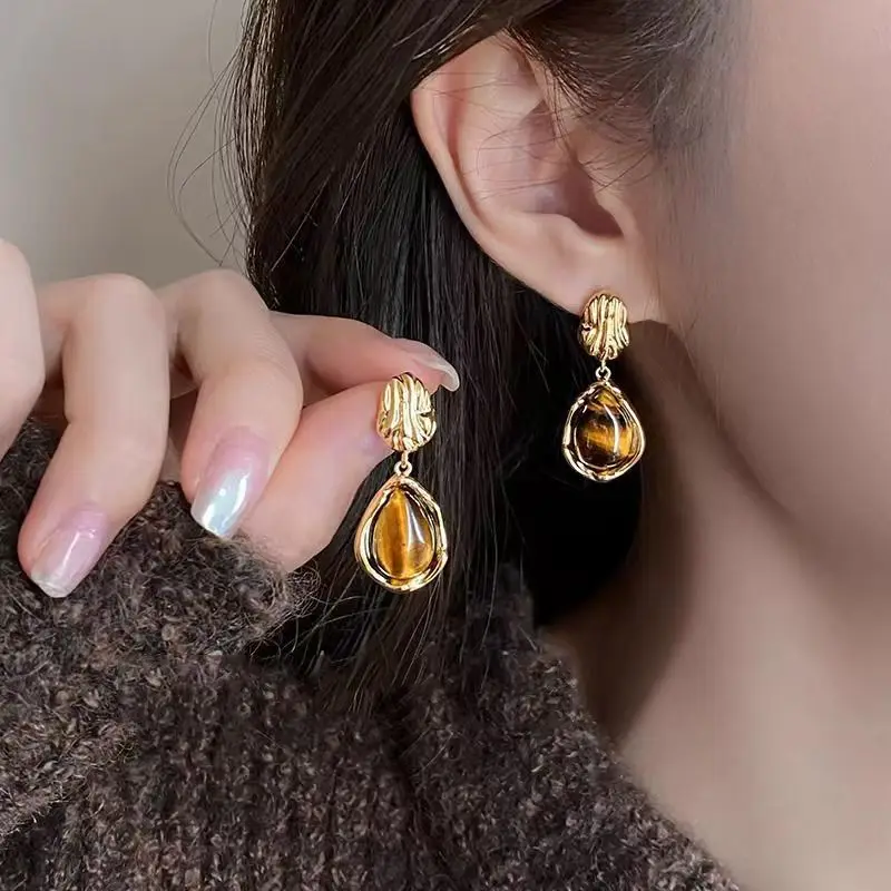 Irregular Fold Maillard Water Drop Dangle Earrings for Female Geometric Pendant Ear Wedding Jewelry Gift