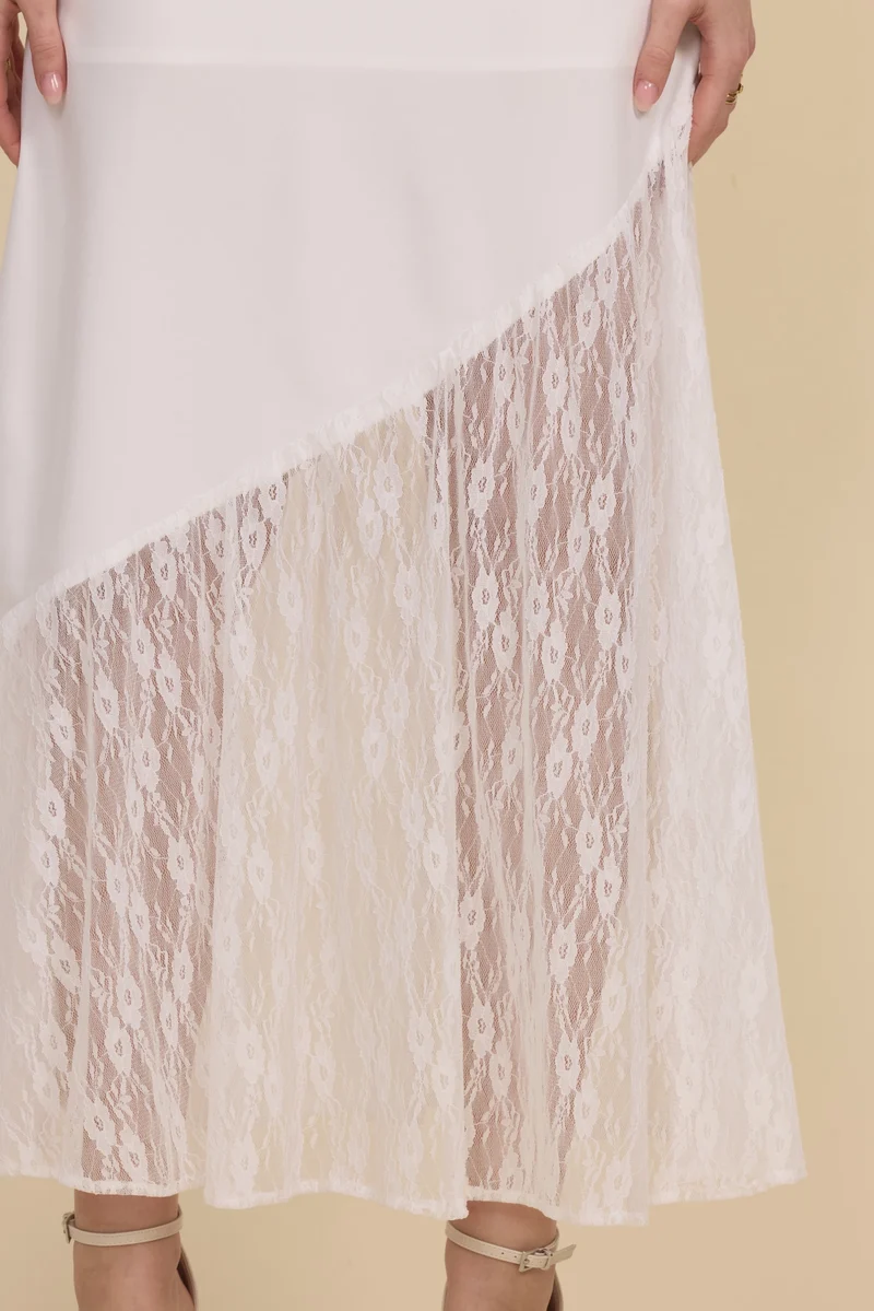 Jupe longue blanche avec dentelle