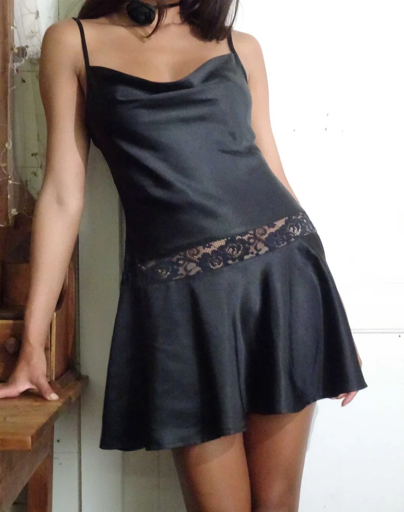 Mini-robe glissée Tahira en satin noir
