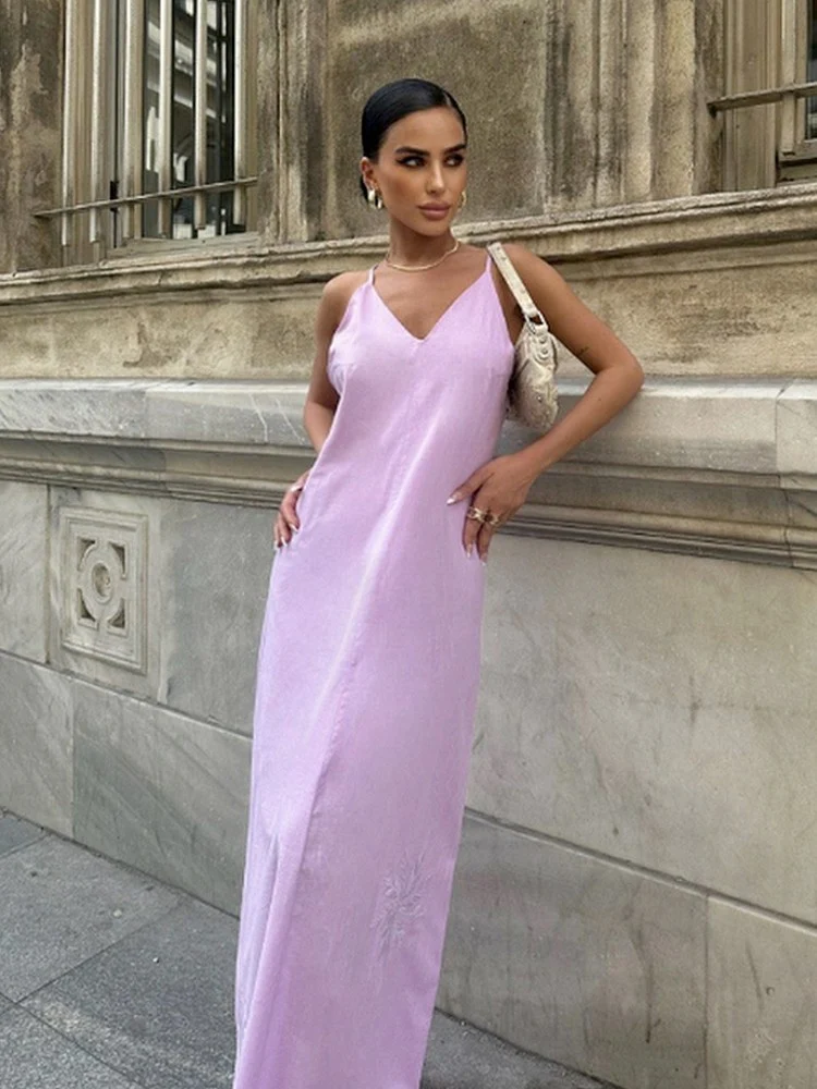Robe violette longue à bretelles
