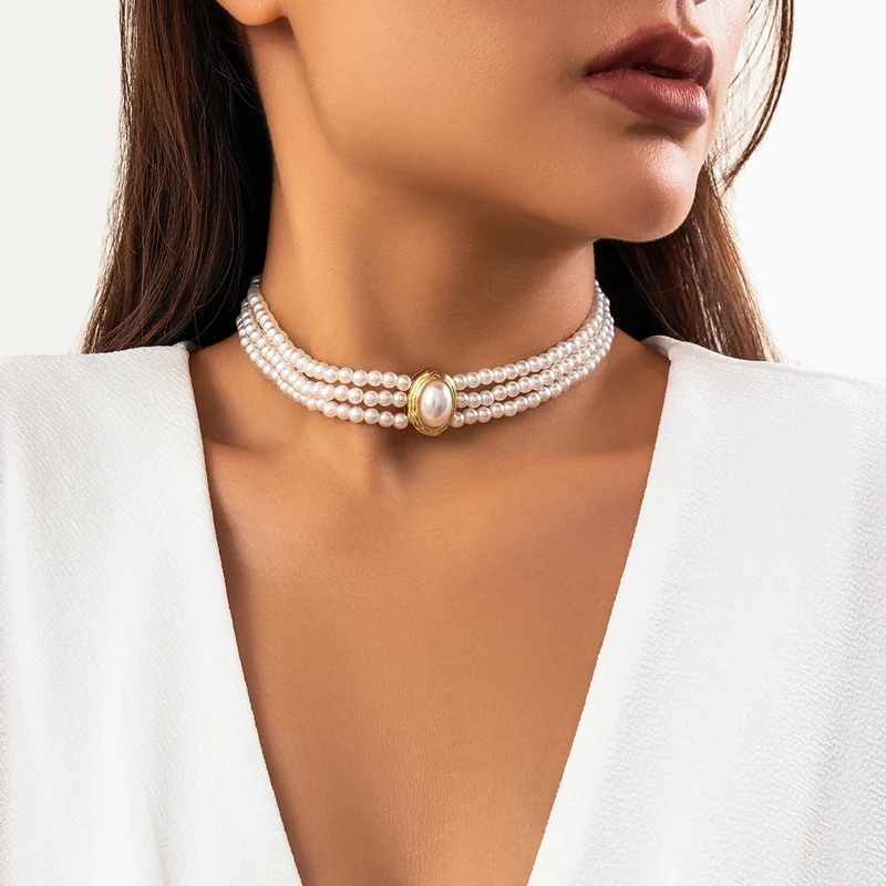 Collier ras-du-cou en perles blanc
