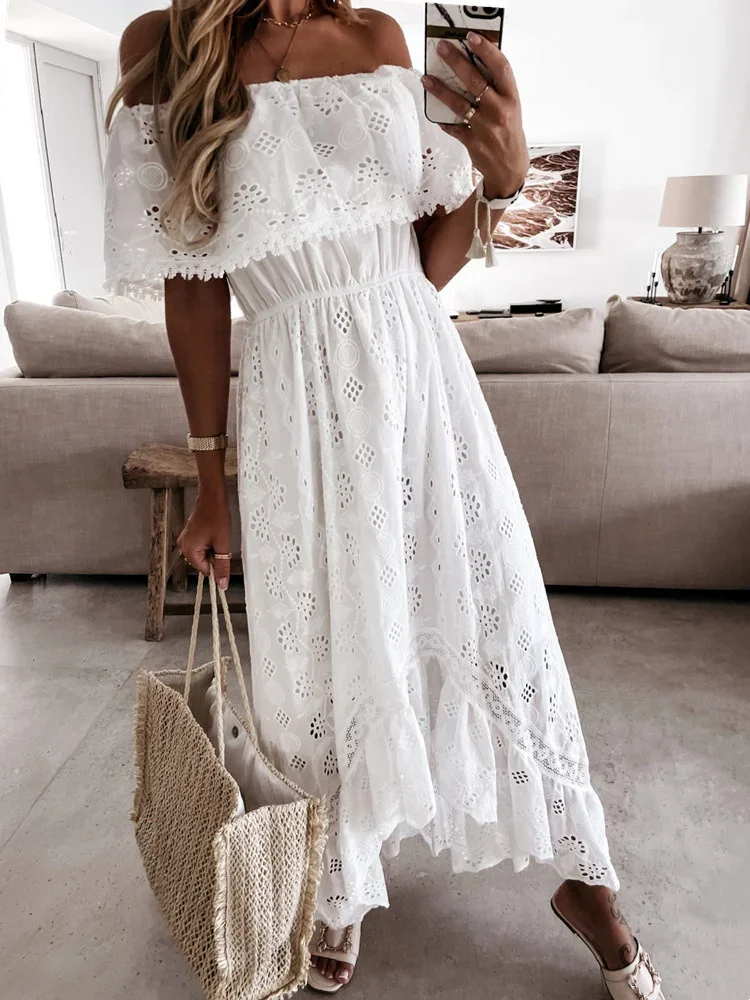 Robe chic dentelle épaules dénudées Bardot