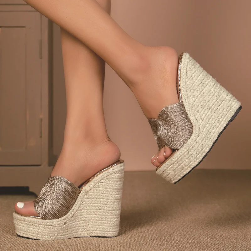 Espadrilles à talons compensés bohèmes couleur champagne