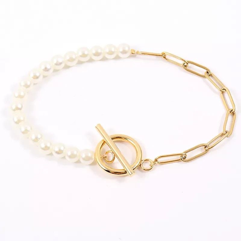 Bracelet de chaîne plaqué or avec perles blanches
