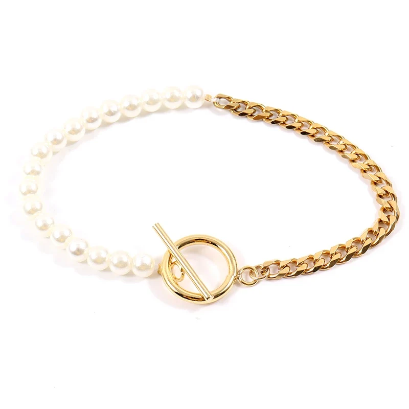 Bracelet de chaîne plaqué or avec perles blanches