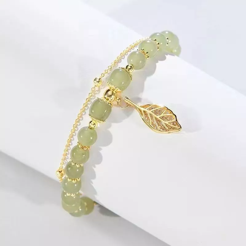 Bracelet en Jade avec Pendentif Feuille