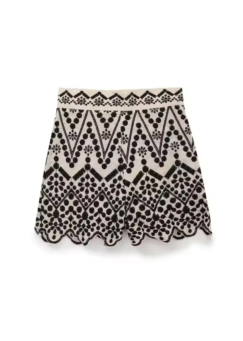 Short Court Taille Haute Brodé Beige