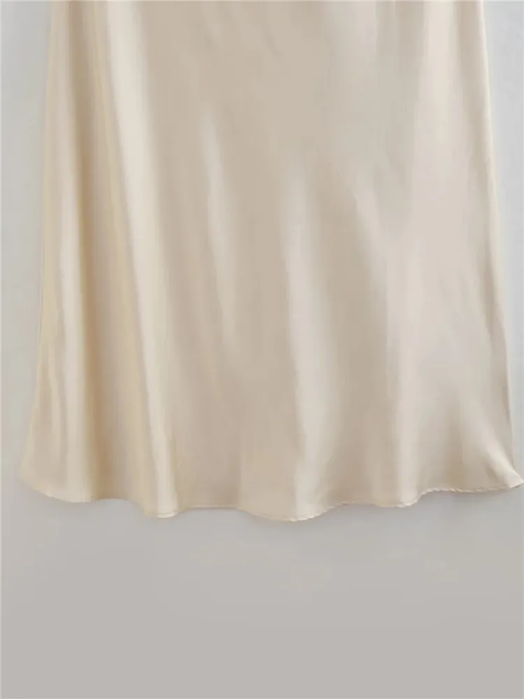 Robe creme satin dos nu