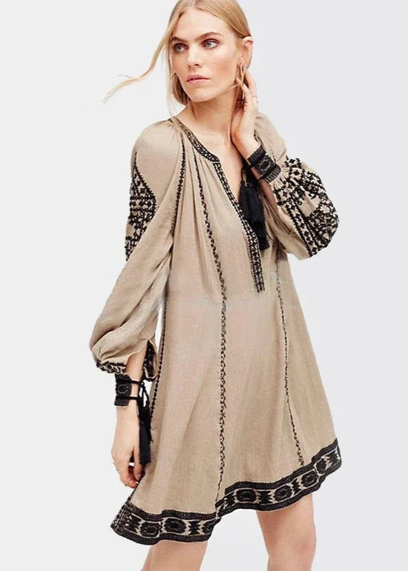 Robe hippie beige avec broderie