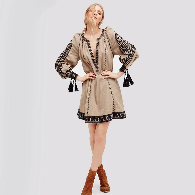 Robe hippie beige avec broderie