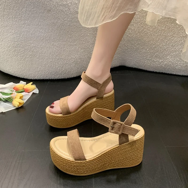 Sandales bohèmes beige à plateforme